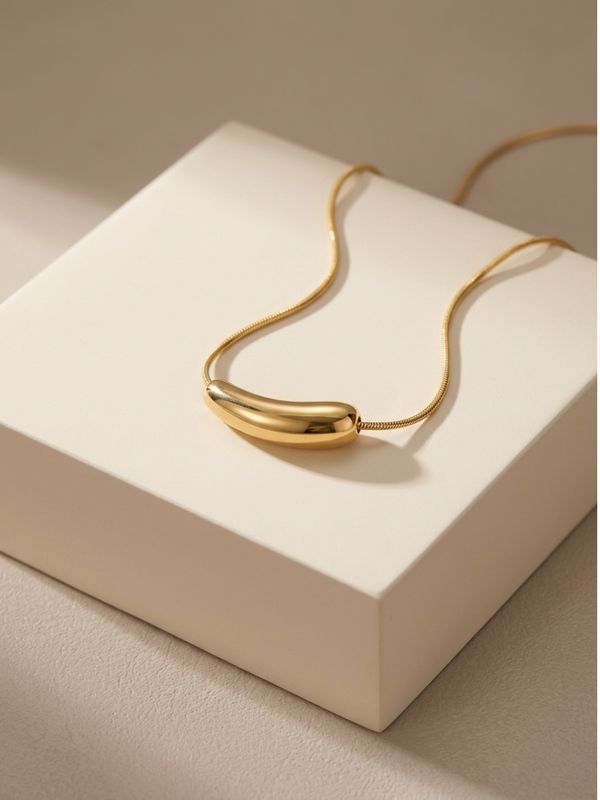 Curved Tube Necklace