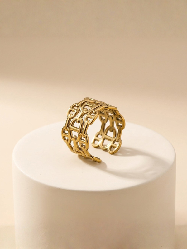 Statement Chain Ring