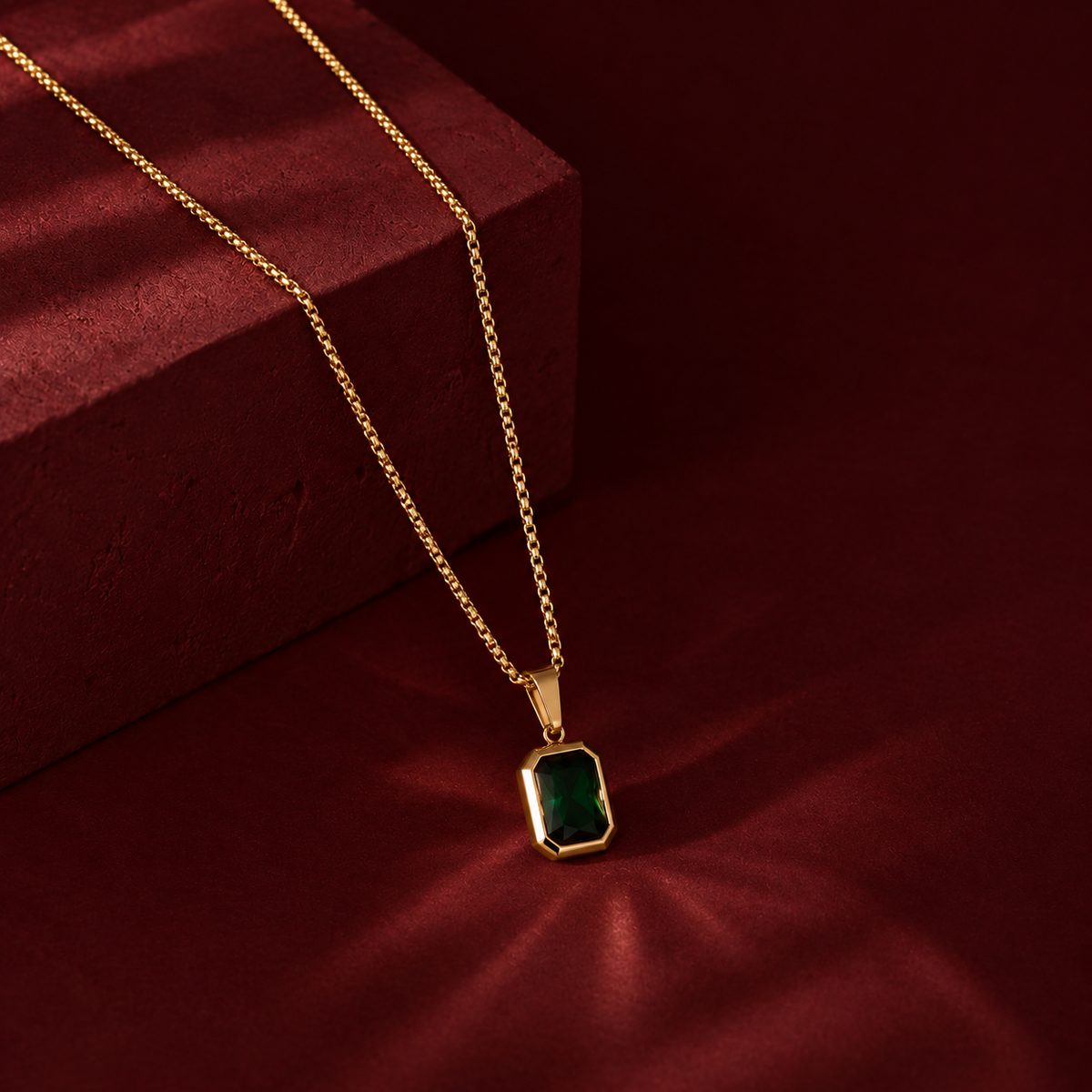 Emerald Luxe Pendant
