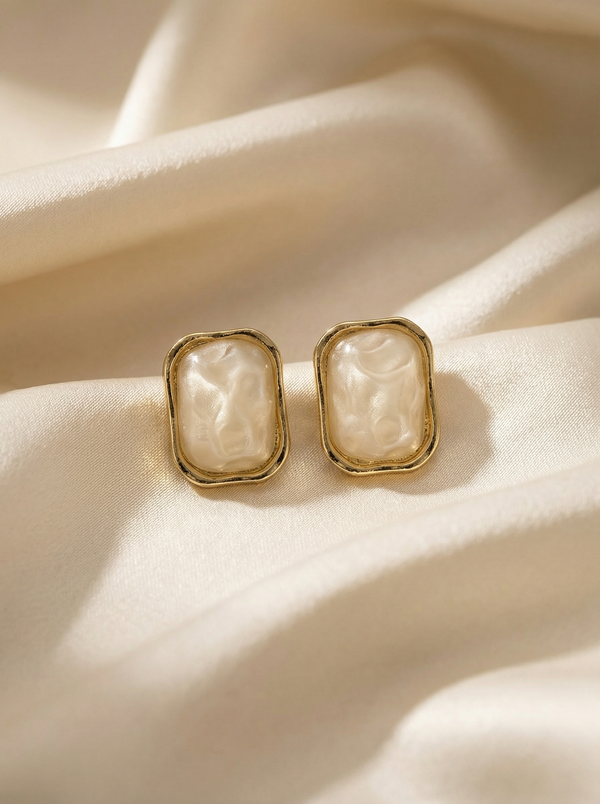 lunar glaze studs