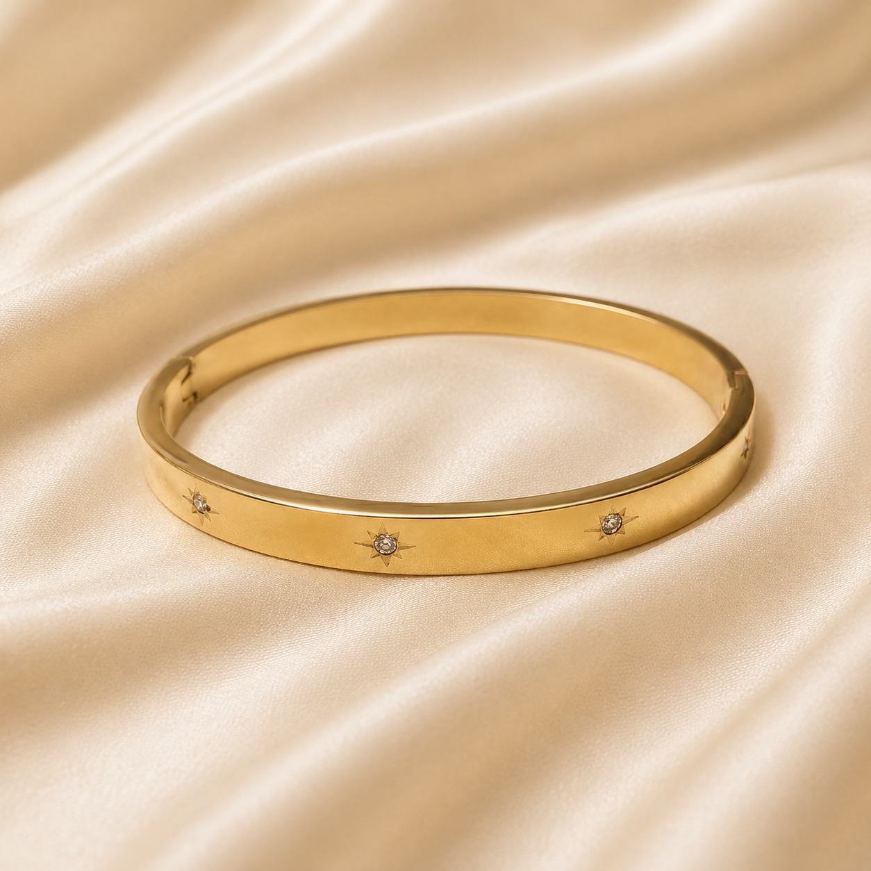 Gold Plated Daisy Bangle